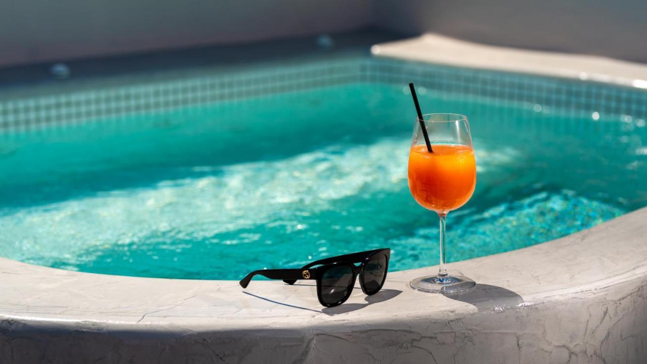 Neoma Luxury Suites Karterados  Ngoại thất bức ảnh